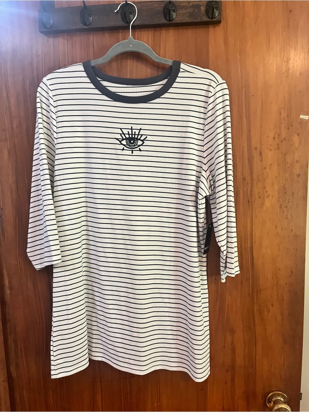 NWT size 14-16 Striped Blue & White Eye Graphic torrid Top
